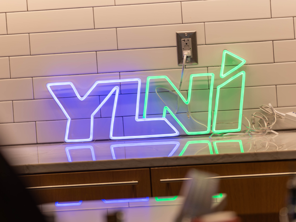 Ylni sign 1